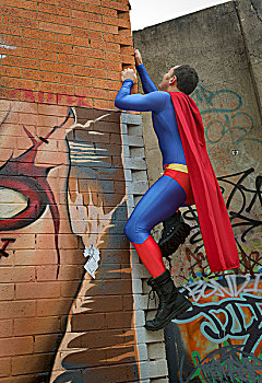 超人,攀缘墙