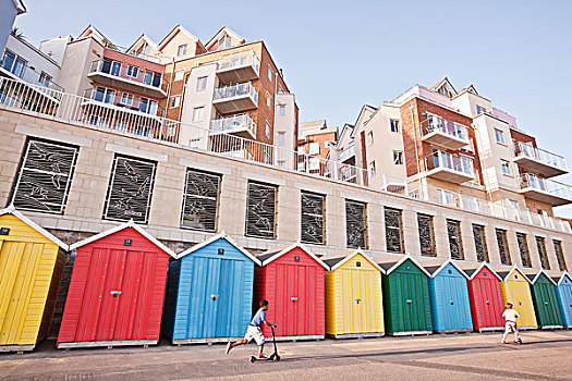 彩色,海滩小屋,现代,公寓,海滩,靠近,码头,多西特,英格兰,英国