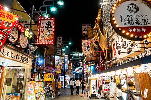 日本大阪通天阁商圈商业街夜景