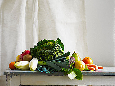 静物,冬季蔬菜,水果,木桌子