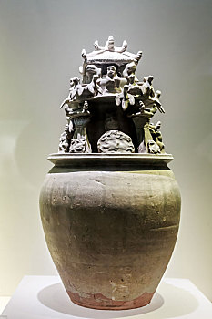 西晋青瓷飞鸟人物堆塑罐,南京博物馆馆藏