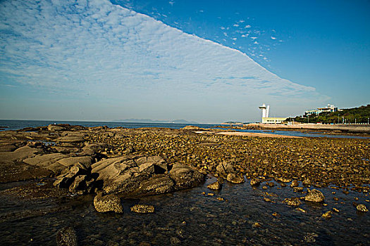 青岛海滨天高云淡