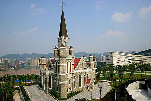 重建后的福音堂是目前重庆最宏伟的哥特式风格教堂