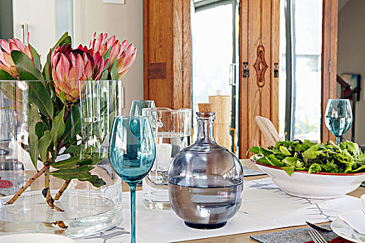 玻璃花瓶,山龙眼,碗,沙拉,桌面布置