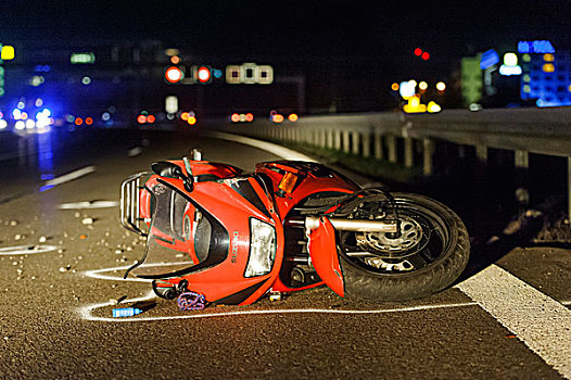 致命,摩托车,意外,道路,靠近,躺着,巴登符腾堡,德国,欧洲