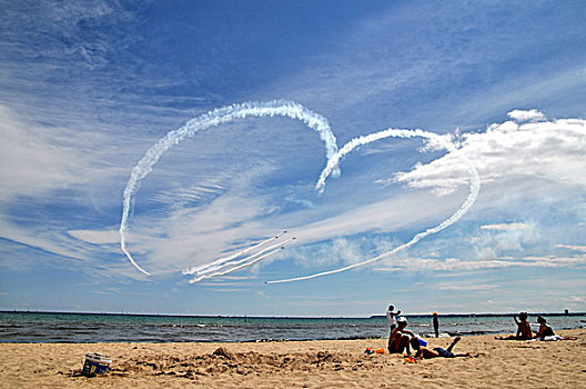 飞机,心形,空中,喷气式战斗机,飞行,密尔沃基,飞行表演,海滩,威斯康辛,美国,北美