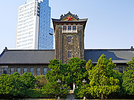 南京大学