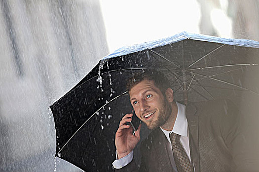 商务人士,交谈,手机,伞