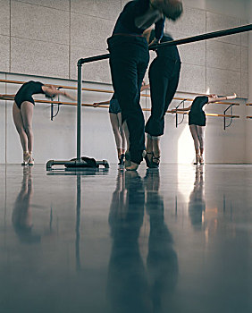 芭蕾舞,学院