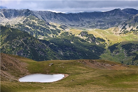 高山湖