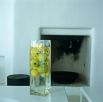 苹果,玻璃花瓶,水,桌上,正面,老,炉边