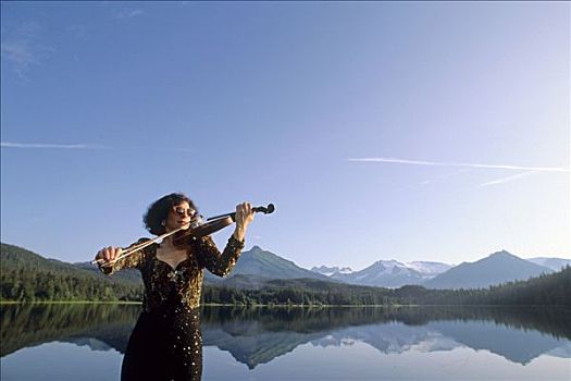 女人,演奏,小提琴,湖岸,东南部