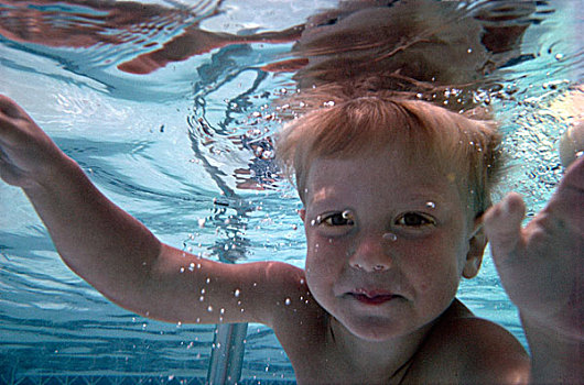 男孩,游泳,水下