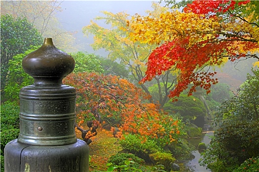 尖顶饰,木桥,日式庭园