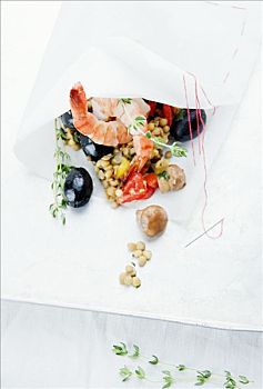 挪威海蛰虾,扁豆,橄榄,草菇,缝纫,包