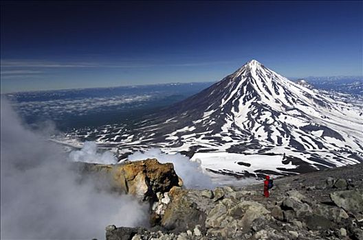 俄罗斯,西伯利亚,火山,烟,气体,远足者,背景