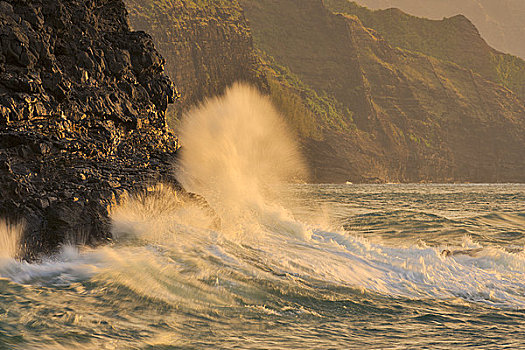波浪,悬崖,纳帕利海岸,考艾岛,夏威夷,美国