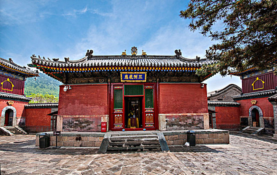 山西忻州市五台山罗睺寺寺院
