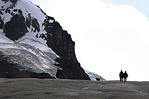 碧玉国家公园,艾伯塔省,加拿大,剪影,两个,远足者,冰河,山峦