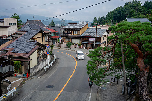 日本山里的城镇风光