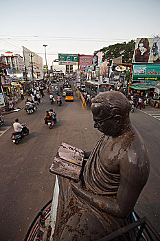 印度,泰米尔纳德邦,坦贾武尔,市中心,雕塑,前景