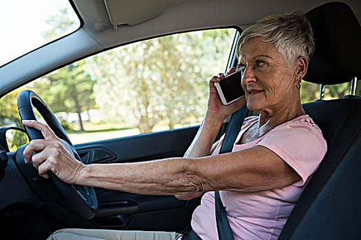 老年,女人,交谈,手机,汽车,活力老人