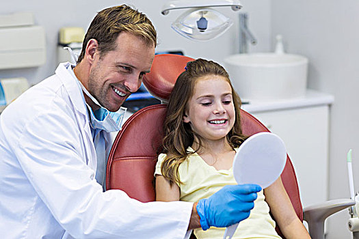 牙医,展示,镜子,孩子,病人,牙科诊所,微笑