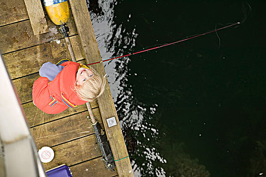 3岁,女孩,捕鱼,码头,港口,不列颠哥伦比亚省,加拿大