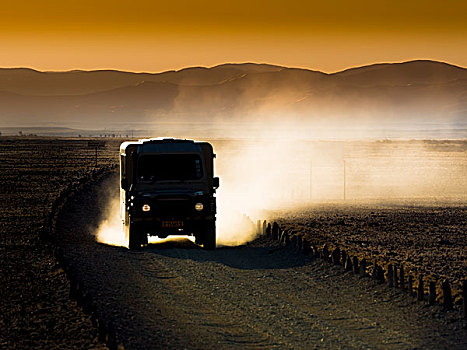 陆虎,驾驶,荒野,自然保护区,纳米布沙漠,逆光,区域,纳米比亚,非洲