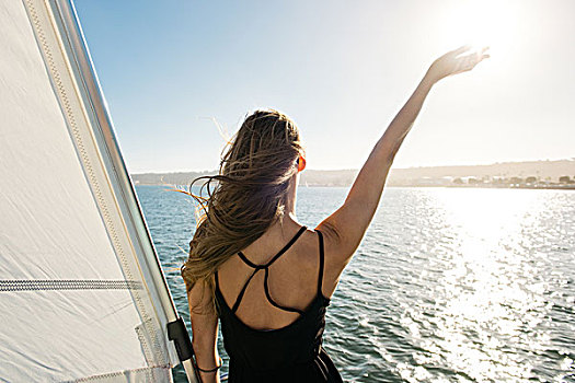 女人,帆船,圣地亚哥湾,加利福尼亚,美国