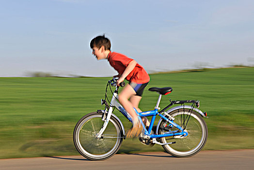 男孩,骑自行车,爱尔福特,图林根州,德国,欧洲