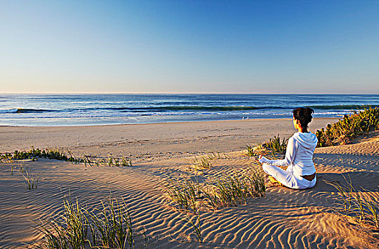 女人,练习,瑜珈,海滩,黎明,湾,东开普省,南非