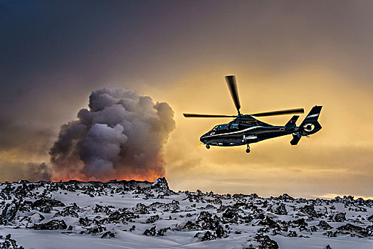直升飞机,飞,火山,喷发,裂缝,靠近,冰岛,八月,北方,岩浆,巴德