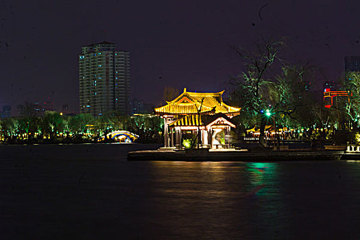 济南大明湖夜景