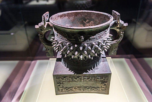 上海博物馆的西周早期青铜器甲簋