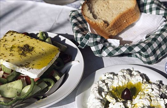 希腊沙拉,面包,酸奶黄瓜,土耳其酸酱,希腊,欧洲