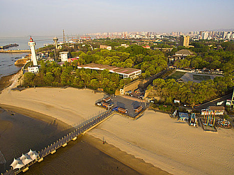 航拍,俯拍,全景,秦皇岛,东山,浴场,码头,公园,求仙入海处,河流,大海,建筑,栈桥,海滩