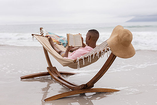 男人,读,书本,放松,吊床,海滩