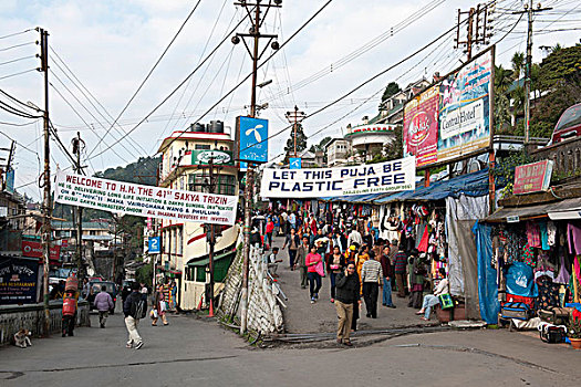 行人,城镇中心,道路,商场,旗帜,避免,塑料制品,大吉岭,西孟加拉,印度,南亚,亚洲