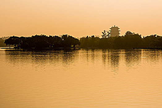大明湖清晨