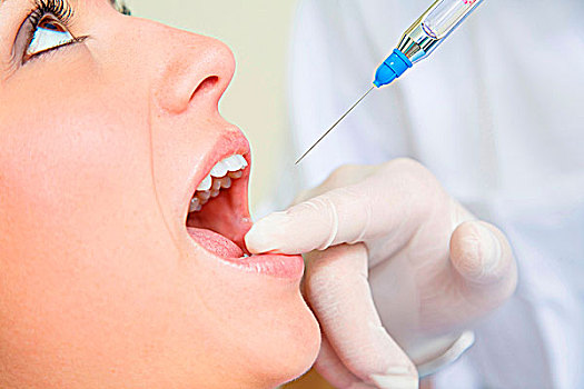 牙医,拿着,注射器,病人,特写,张嘴