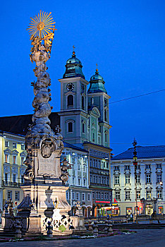 奥地利,上奥地利州,林茨,大广场,圣三一柱,老教堂