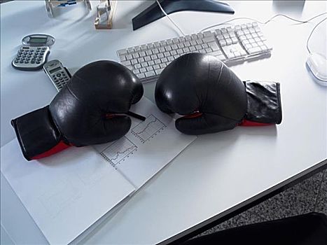 拳击手套,书桌