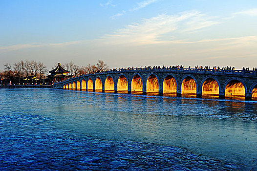 冬季颐和园十七孔桥