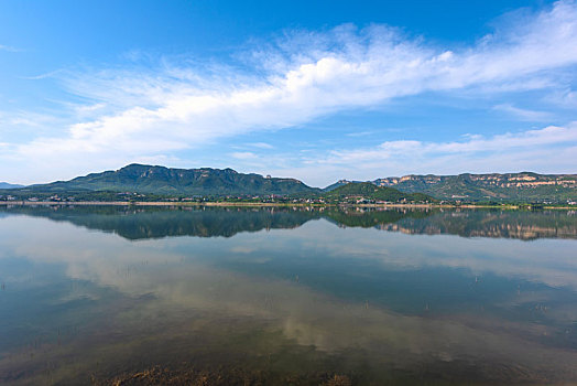 航拍济南卧虎山水库