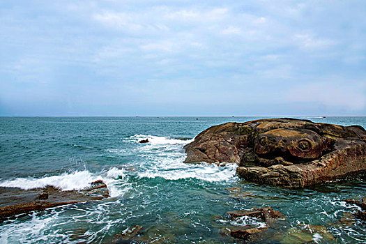 福建惠安崇武古镇海边海龟石