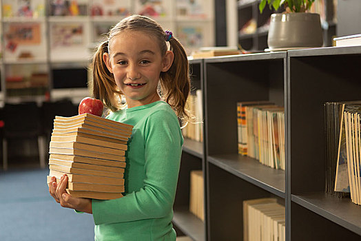 微笑,女生,书本,苹果,站立,图书馆