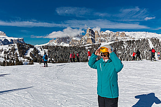 老太太,坐,向上,滑雪,头盔,区域,阿尔泰,南蒂罗尔,白云岩,意大利,欧洲