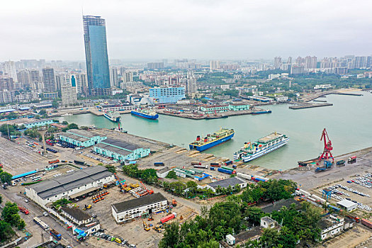 航拍海南海口秀英港,海口港客运站