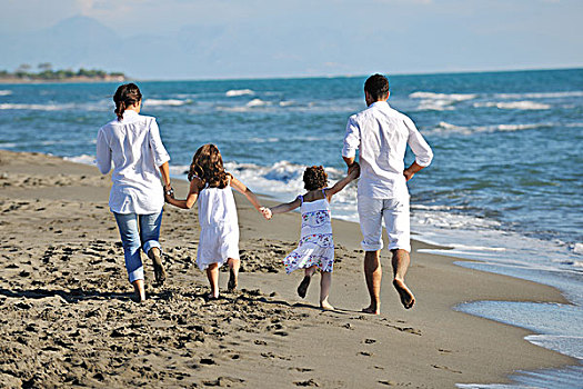 高兴,年轻家庭,白人,衣服,开心,假期,美女,海滩